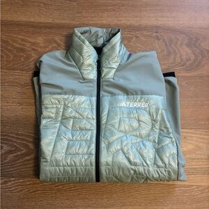 adidas Terrex Performance Jacket in Olive Green